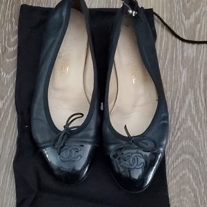 AUTHENTIC CHANEL FLATS